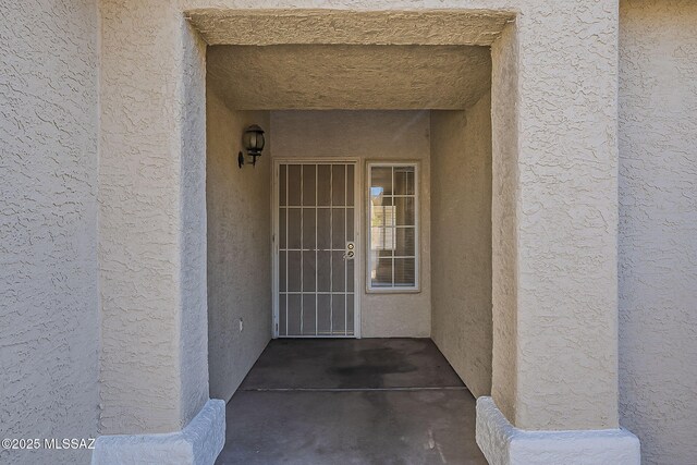 spare room with carpet flooring and ceiling fan