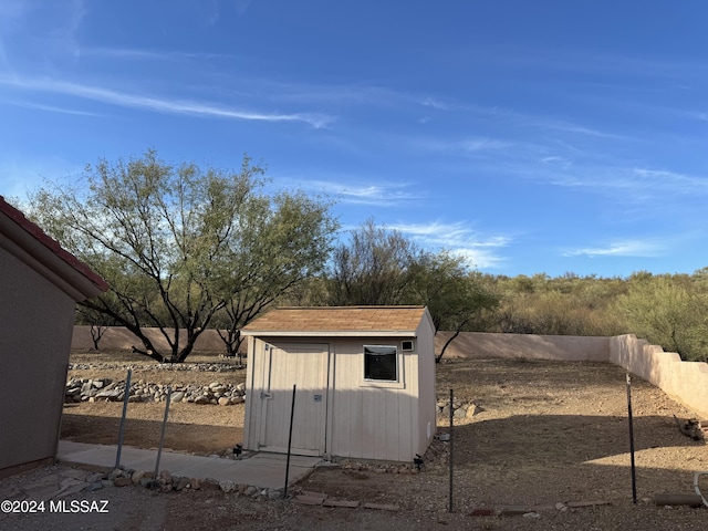 view of outbuilding