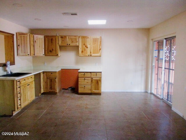 kitchen featuring sink