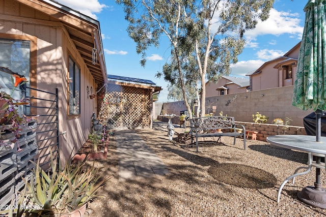 view of yard featuring a patio area