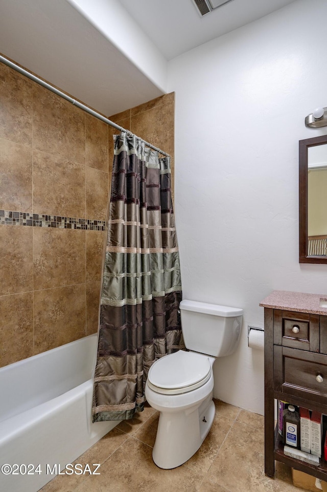 full bathroom featuring toilet and shower / tub combo