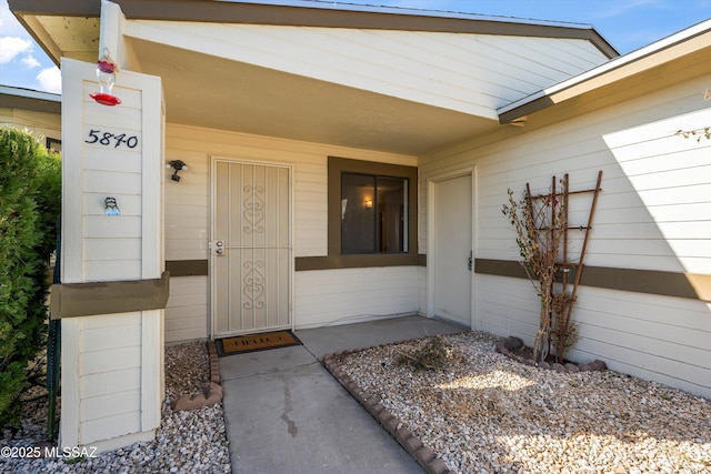 view of entrance to property