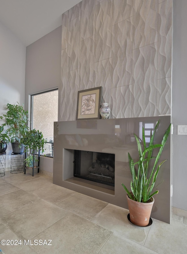 living room featuring a high ceiling