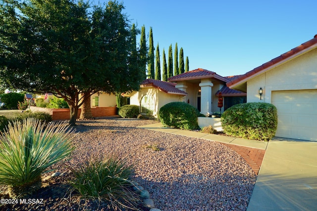 view of front of house with a garage