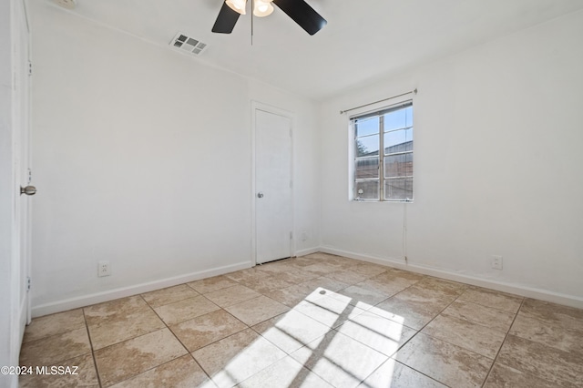 empty room with ceiling fan