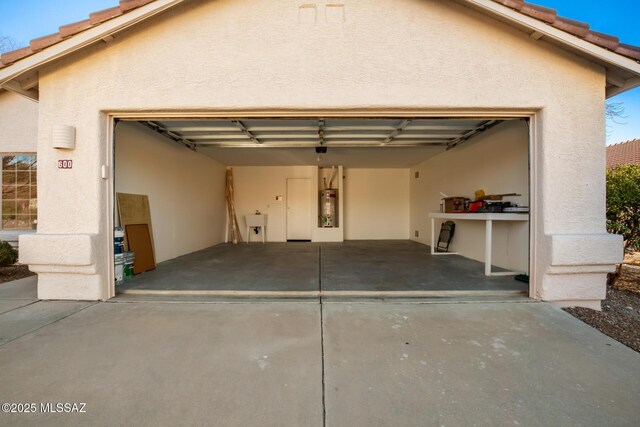 unfurnished room with light colored carpet, baseboards, and ceiling fan