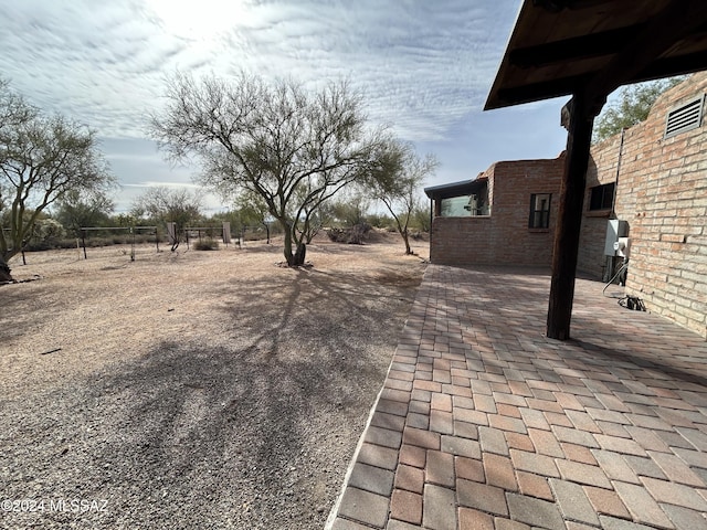 view of yard featuring a patio