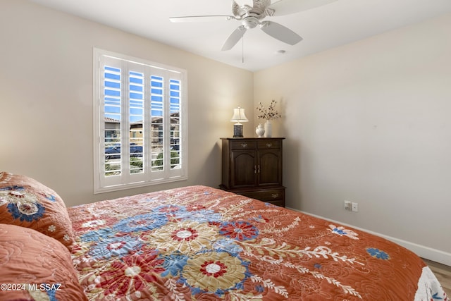 bedroom featuring ceiling fan