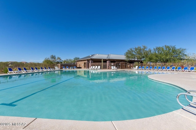 view of swimming pool