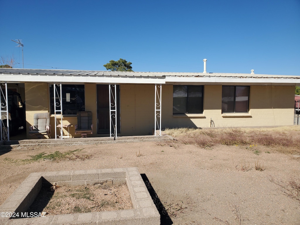 view of front of property