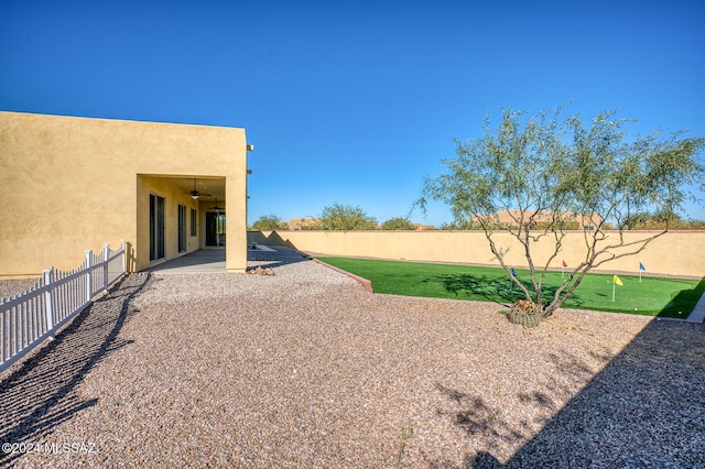 view of yard featuring a patio