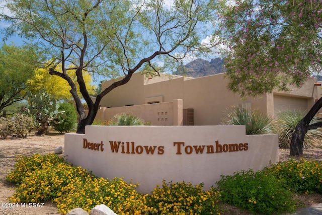 view of community / neighborhood sign