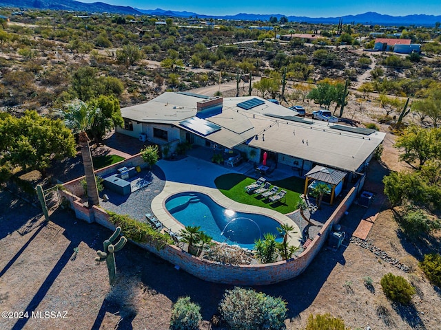 bird's eye view featuring a mountain view