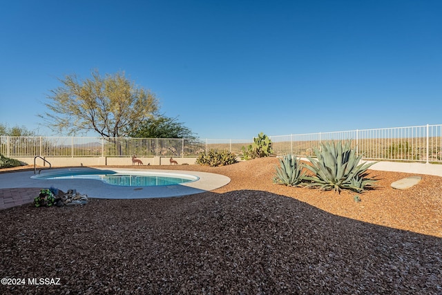 view of swimming pool