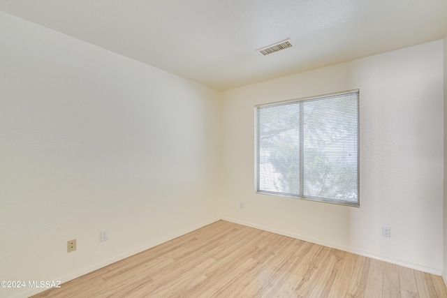 empty room featuring light hardwood / wood-style flooring