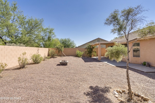 view of yard with a patio