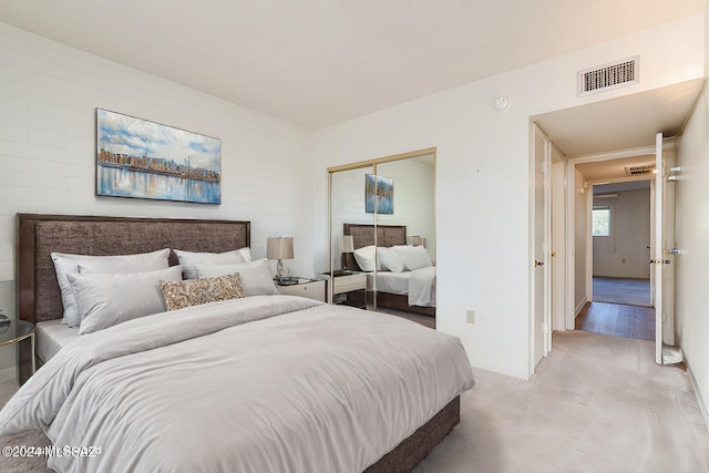 bedroom featuring a closet