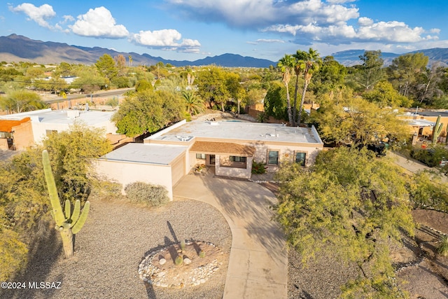 bird's eye view with a mountain view