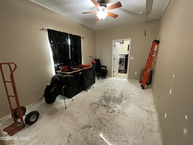 miscellaneous room with washer / clothes dryer and ceiling fan