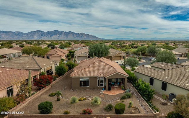 bird's eye view featuring a mountain view