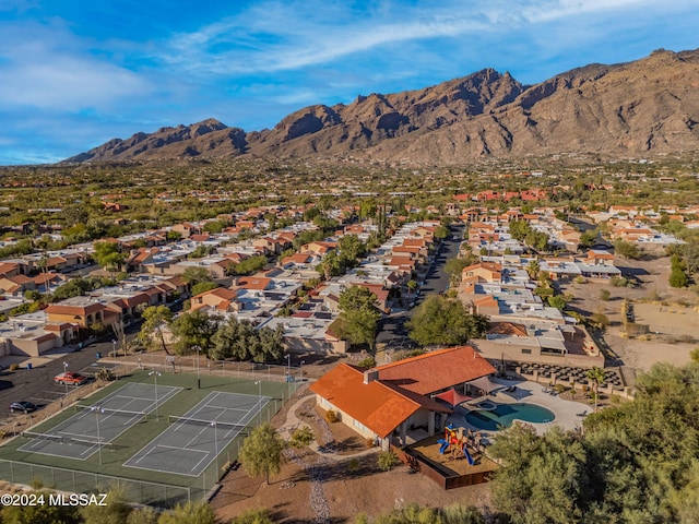 bird's eye view featuring a mountain view