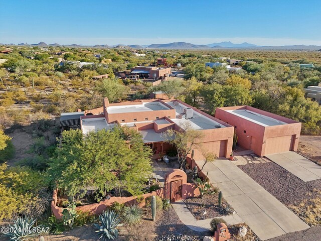 bird's eye view featuring a mountain view