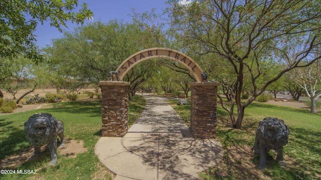 view of home's community featuring a lawn