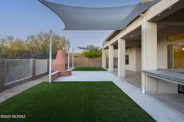 view of yard featuring a patio