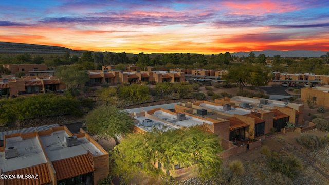 view of aerial view at dusk