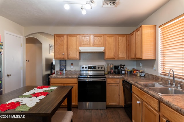 kitchen with electric stove, sink, dark hardwood / wood-style flooring, and black dishwasher