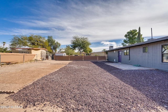 view of yard featuring a patio