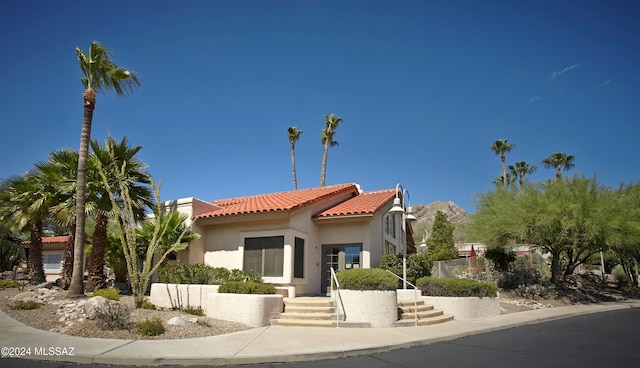 view of mediterranean / spanish-style home