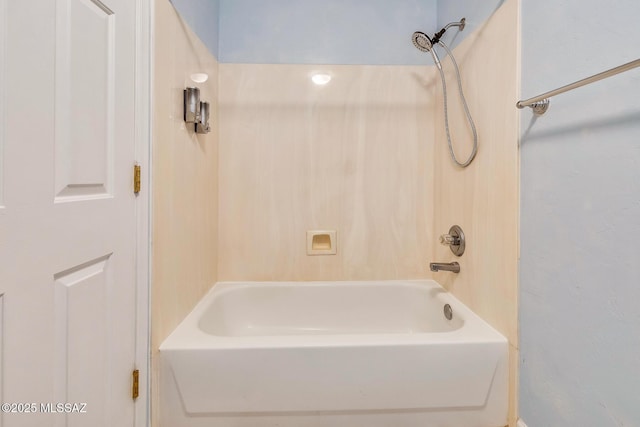 bathroom featuring shower / bath combination