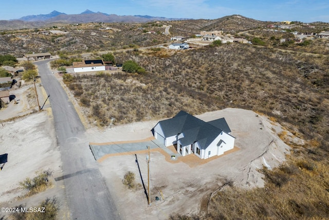 bird's eye view featuring a mountain view