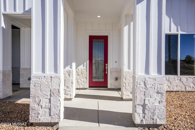 view of entrance to property