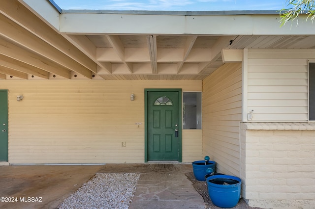 view of entrance to property