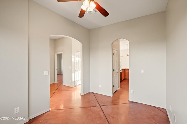 empty room featuring ceiling fan