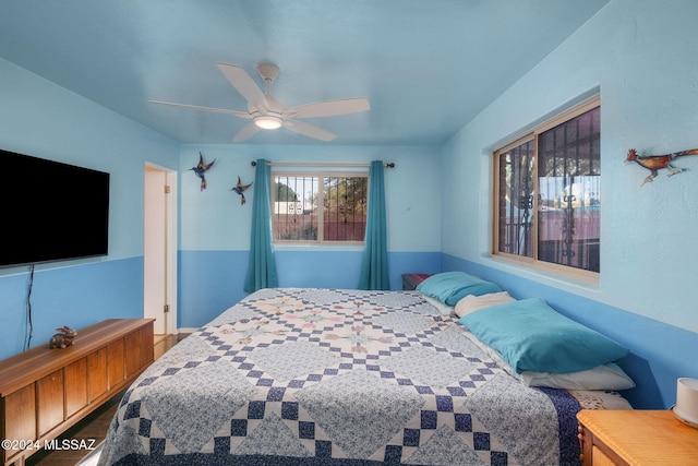 bedroom featuring ceiling fan