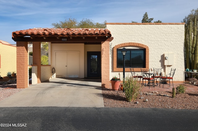 view of front of property