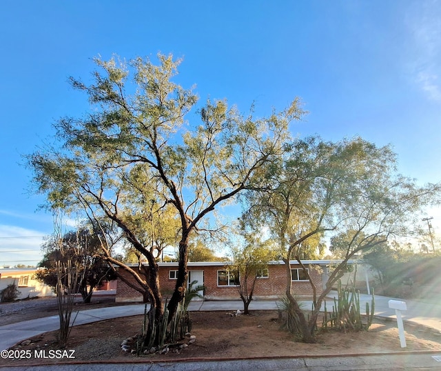 view of front of property