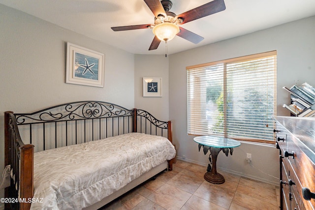 bedroom with ceiling fan