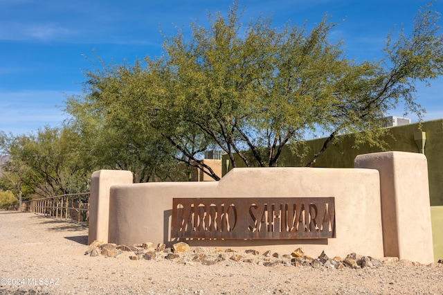 view of community / neighborhood sign