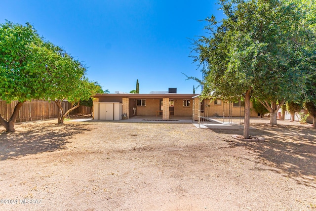 view of front of home featuring a patio