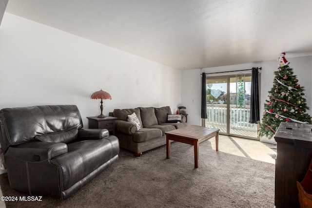 living room with carpet flooring