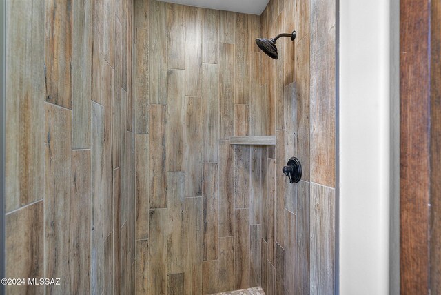 details featuring a tile shower