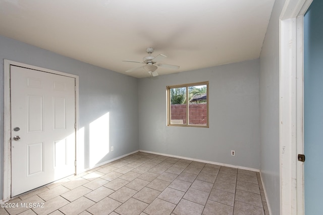 empty room with ceiling fan