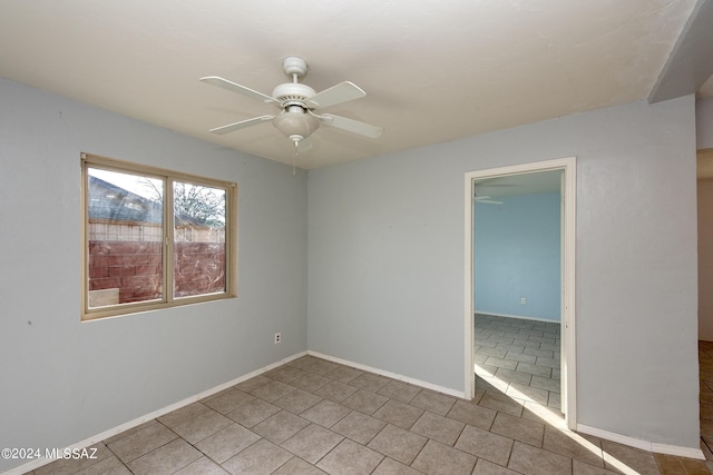 empty room with ceiling fan