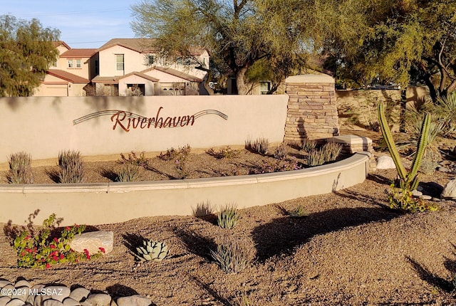 view of community / neighborhood sign