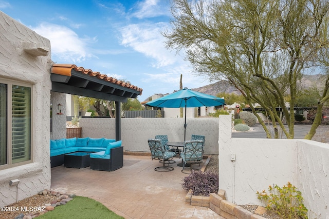 view of patio featuring an outdoor hangout area