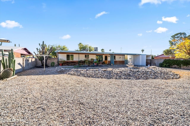 view of front of property featuring a patio